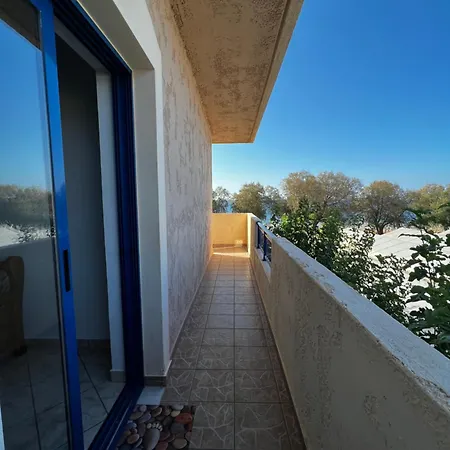 Grammeno Seaside Apartment